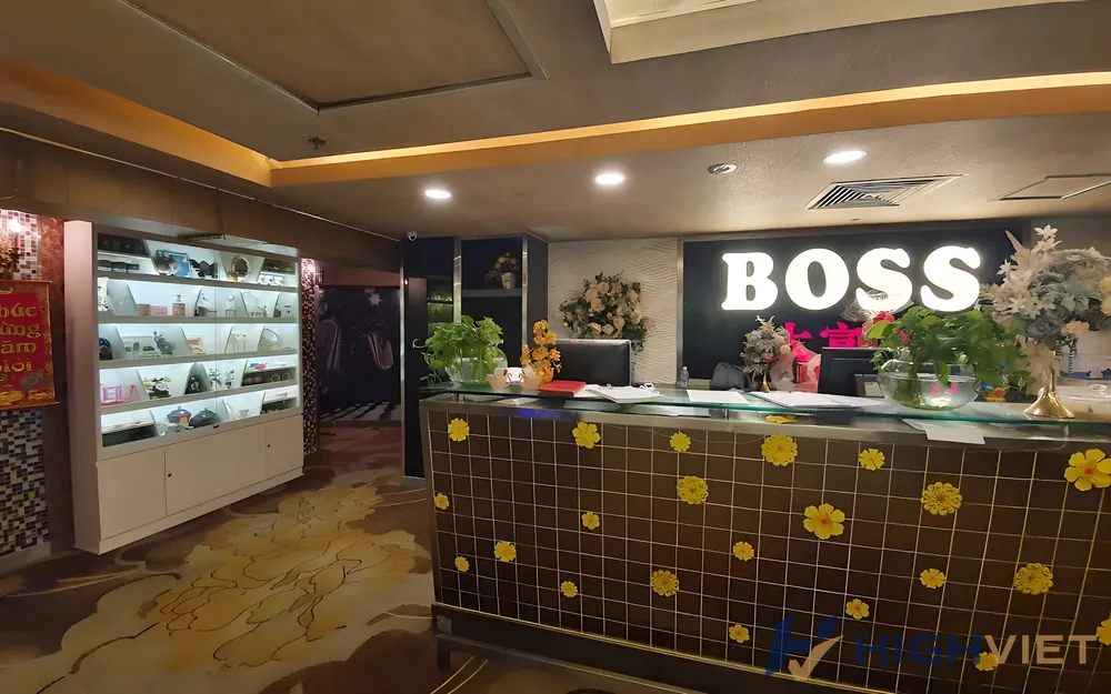 BOSS 브랜드 가게 내부