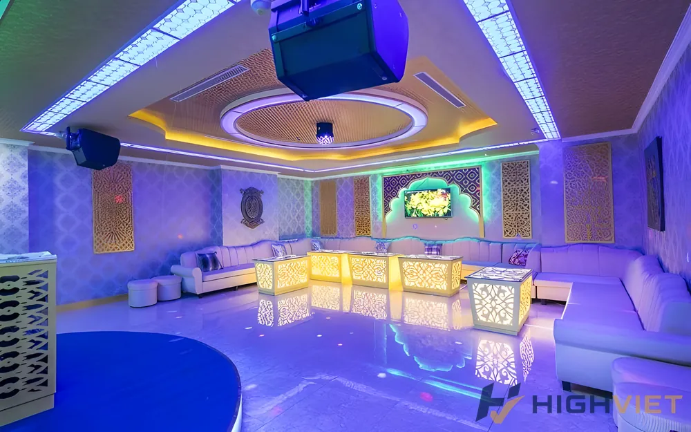 청량한 색채의 KTV 방